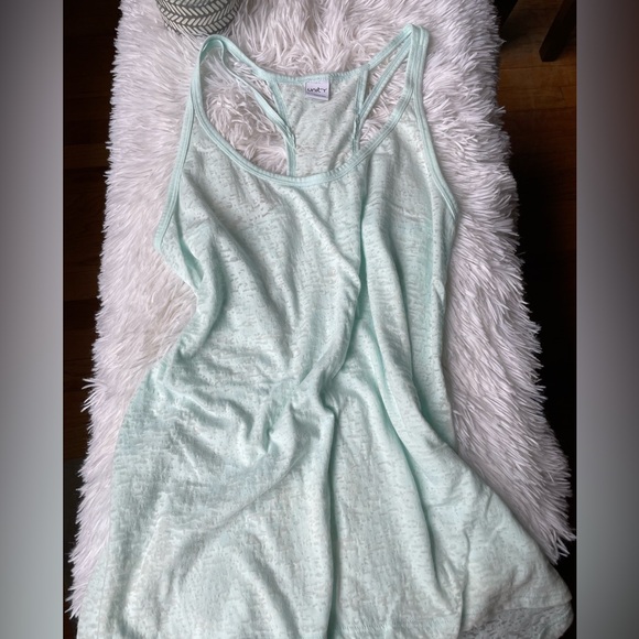 Unity women’s tank top 💚 - Picture 2 of 7